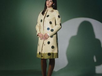 SIENNA SPIRO - Die On This Hill